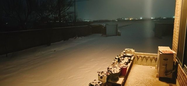 KakaoTalk_20250108_232604748_01.jpg 눈이 좀 내려서 마당 눈 쓸고 왔네요