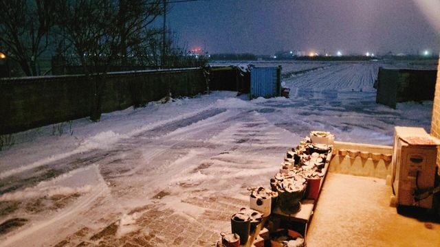 KakaoTalk_20250108_235022451_01.jpg 눈이 좀 내려서 마당 눈 쓸고 왔네요