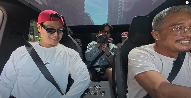 image.png 김종국 : LA는 싸움 아무리 잘해도 소용없다