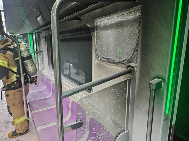 Internet_20250531_112009_2.jpeg 오늘 불난 5호선 내부사진.jpg