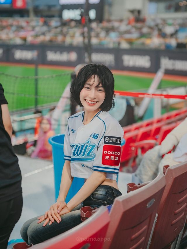 이번에 kt 시구햇던 아라타 모모코