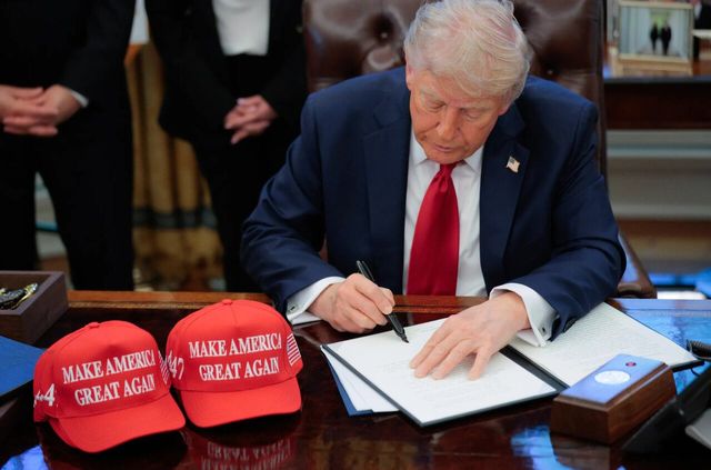 gettyimages-2211667333.webp.ren.jpg 트럼프 덕분에 TSMC를 상대로 경쟁력을 갖춘 삼성전자.jpg