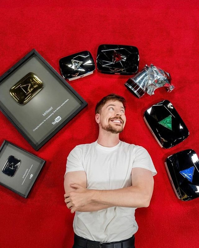 IMG_3228.jpeg 현재 세계최초 4억 구독자 달성한 미스터비스트 근황