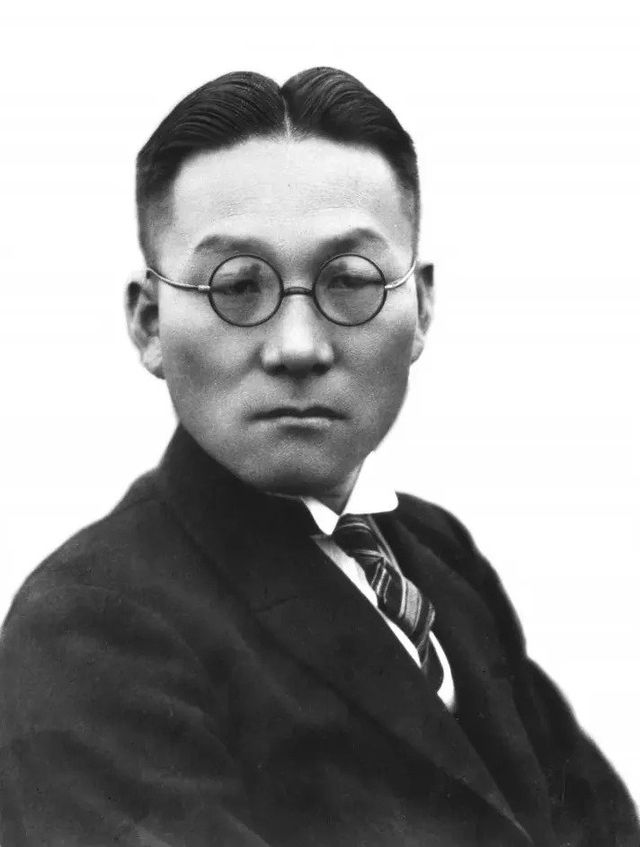 2jojrlIF_JUya83m52NJq9ClfshFlQOFIxwHxRqUIhy_W4u3gASZ0rvfqw_tdGwT-nqGXfFjTjfK__nHqxy_J1oG6TzrmsW89zI0fY1B7Hw1_lZHjbHyGExdGnEUGsmrC5OajW63A5FF76NiQ6wZ0A.webp.ren.jpg 해방 후 김구가 암살한 혐의가 아주 짙은 독립운동가 2인