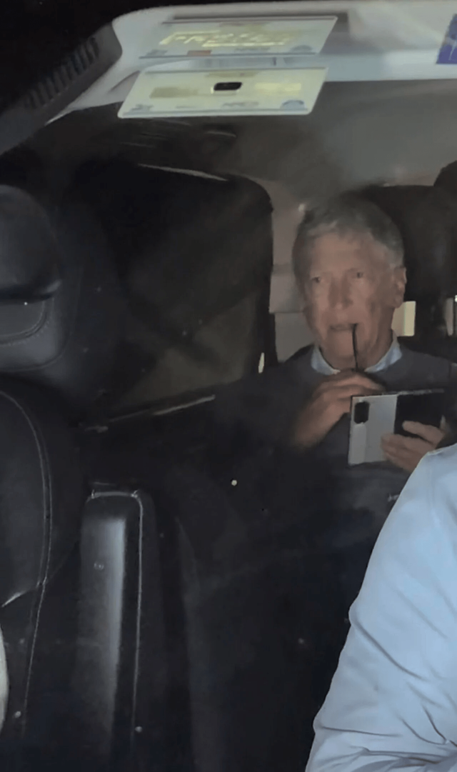 24by10r0CYKe0w4CeugswM.jpg.ren.png 빌게이츠가 굳이 삼성 폴드 폰을 쓰는 이유ㄷㄷㄷ