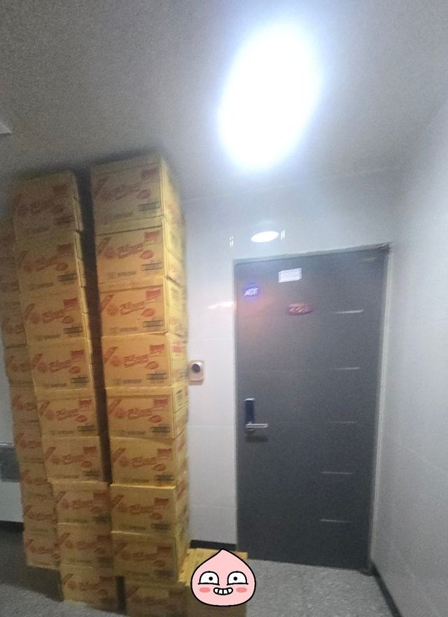 1756437427577.jpg 이틀사이에 라면 6000개 넘게 시키신분