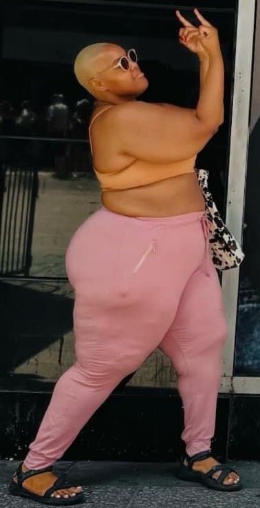 시드니 스위니 광고에 뻑큐하는 외국인 여성