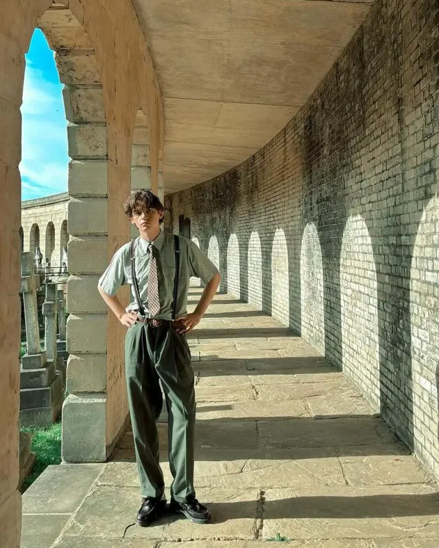 일부러 할배처럼 옷입는 걸로 유명해진 2001년생