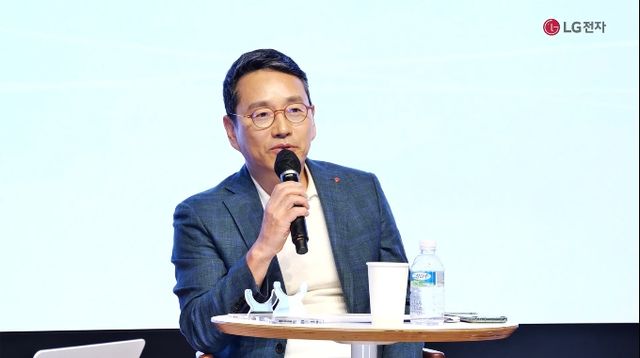 지난 10월 CEO F.U.N Talk에 참가한 조 사장 모습. LG전자 제공 [뉴스락]