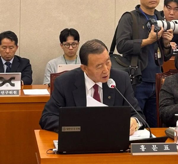 홍문표 국민의힘 의원이 2023 국정감사에서 질의하고 있다. 홍문표 의원실 제공. [뉴스락]