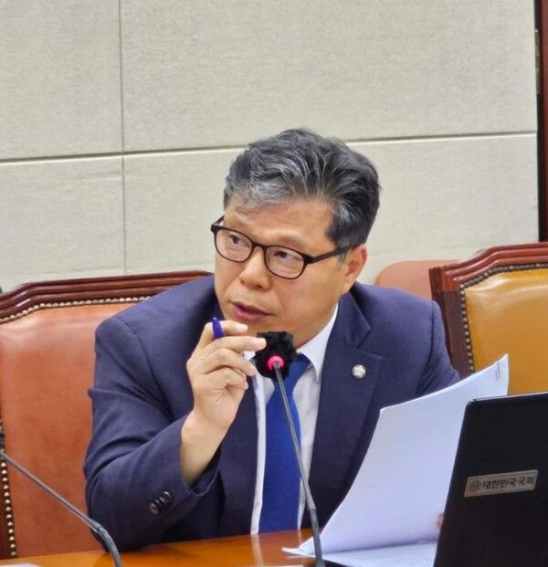 서영석 더불어민주당 의원이 2023 국정감사에서 질의하고 있다. 서영석 의원실 제공. [뉴스락]