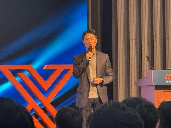 황원재 LG전자 생산기술원 상무가 'AMS 2024'에서 발표하고 있다. 사진=강동완 기자 [뉴스락]