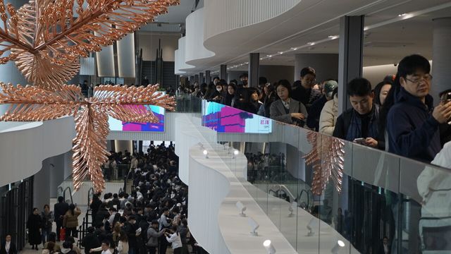 20일&nbsp;컬리푸드페스타 입장객 행렬. 1층과 2층을 가득 메웠다. 사진=심우민 기자 [뉴스락]