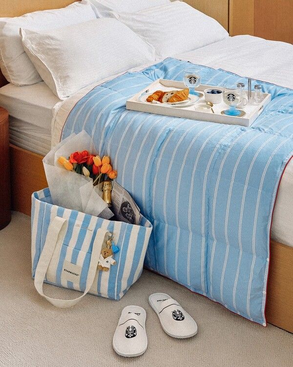 스타벅스코리아는 연말 홈파티와 호캉스에 어울리는 호텔 스타벅스 컬렉션 상품을 스타벅스 앱 온라인 스토어에서 출시했다. 스타벅스 제공 [뉴스락]&nbsp;