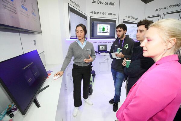 KT와 나스미디어가&nbsp;KT LLM을 기반으로 한 광고플랫폼의&nbsp;AI&nbsp;혁신기술 개발에 성공했다. KT 제공 [뉴스락]