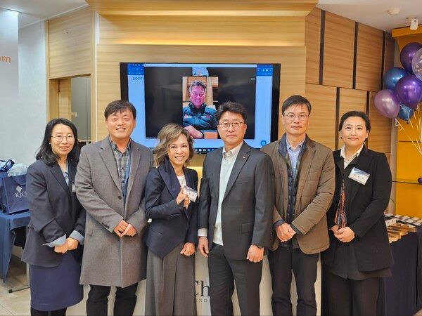 SK텔레콤과 최경주재단이 지난 2월 29일 서울 용산구 소재 최경주재단 사무국에서 ‘2024년도 SKT-최경주재단 장학꿈나무 증서수여식’을 개최했다. SK텔레콤 제공 [뉴스락]