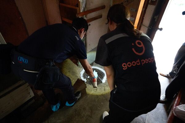 굿피플은 세스코와 함께 대구·경북 지역의 취약계층 시각장애인 가정에 전문적인 해충방제 서비스를 제공하고 있다. 굿피플 제공 [뉴스락]