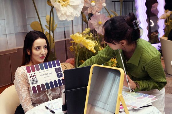 롯데면세점이&nbsp;변화하는&nbsp;여행&nbsp;트렌드에&nbsp;발맞춰&nbsp;매장에서&nbsp;즐길&nbsp;수&nbsp;있는&nbsp;체험형&nbsp;콘텐츠를&nbsp;확대한다. 롯데면세점 제공 [뉴스락]