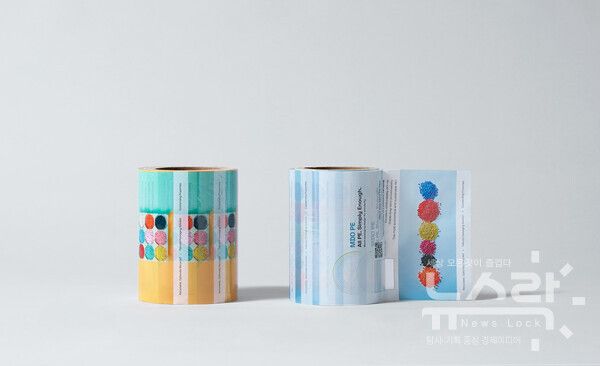 LG화학의 유니커블(UNIQABLE™) 소재로 만든 초박막 필름(MDO PE) 연출사진. 사진=LG화학 [뉴스락]