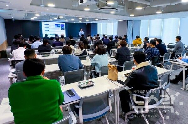 SK에코플랜트 구성원들이 점심시간에 ‘에피런투게더’ 강연을 수강하는 모습. 사진=SK에코플랜트 [뉴스락]