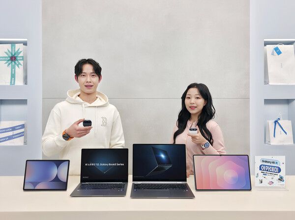 삼성전자 모델이 졸업 ∙ 입학 시즌을 맞아 다채로운 혜택을 제공하는 '2026 갤럭시 아카데미'를 소개하는 모습. 삼성전자 제공 [뉴스락]