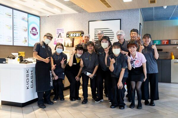 한국맥도날드가 지난&nbsp;10월&nbsp;30일부터 약&nbsp;8주간 진행한 대만 지역 워킹홀리데이 프로그램을 성공적으로 마무리했다. 한국맥도날드 제공 [뉴스락]