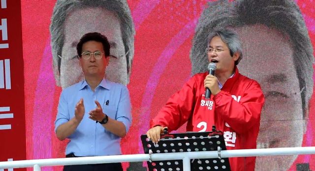 2018년 6월 12일 당시 이동환 고양시장 후보와 함진규 한국당 정책위원장이 유세활동 하는 모습. 사진 이동환 시장 블로그 캡처 [뉴스락]