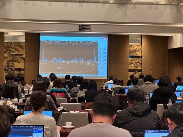 고려아연 임시 주주총회가 열린 서울 용산구 그랜드 하얏트 호텔에 모인 취재진. 사진=강동완 기자 [뉴스락]