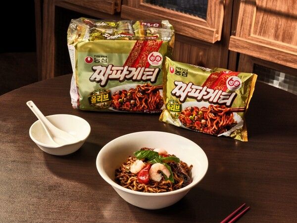 농심은 흑백효리사 만찢남으로 알려진 조광효 셰프의 중식 다이닝 '조광201'에서 짜파게티를 차갑게 즐기는 '치폴레 냉짜파게티' 메뉴를 선보인다.&nbsp;농심 제공 [뉴스락]