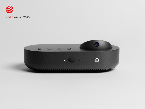 SK브로드밴드의 ‘AI 4 vision’ 셋톱박스가 ‘레드닷 디자인 어워드&nbsp;2025’에서 프로덕트 디자인 부문 본상을 수상했다. SK브로드밴드 제공 