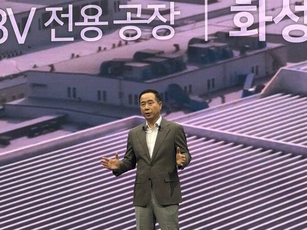 정원정 기아 부사장이&nbsp;경기 고양시 킨텍스 제1전시관에서 열린&nbsp;‘2025&nbsp;서울모빌리티쇼’에서 현대차 전략에 대해 발표를 하고 있다. 사진=강동완 기자 [뉴스락]