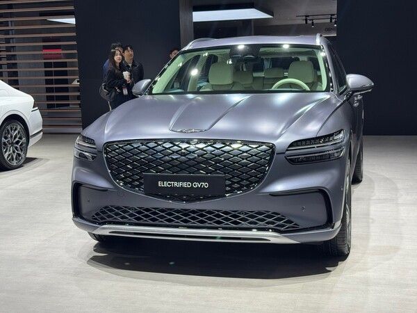'2025 서울모빌리티쇼'에 전시된 GV70&nbsp;전동화 부분변경. 사진=강동완 기자 [뉴스락]