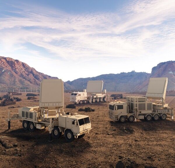 맨 오른쪽이 한화시스템의 장사정포요격체계 다기능레이다(LAMD MFR). 왼쪽부터 중거리 지대공 유도무기체계 다기능레이다(M-SAM-II MFR), 장거리 지대공 유도무기체계 다기능레이다(L-SAM MFR), 장사정포요격체계 다기능레이다(LAMD MFR). 한화시스템 제공 [뉴스락]
