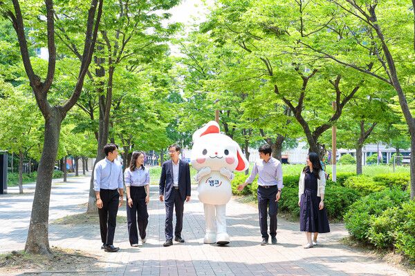 캠코(한국자산관리공사)는 오늘&nbsp;2일부터 다음달&nbsp;1일까지 한 달간 임직원 건강 증진과 친환경 ESG경영 실천을 위한 ‘캠코 그린워킹 캠페인’을 전개한다. 캠코 제공 [뉴스락]