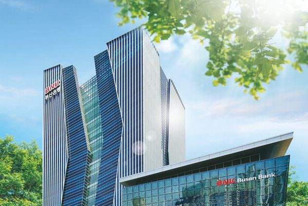 BNK부산은행은 동백패스 이용 편의성 증대 및 활성화를 위해 오는&nbsp;7월&nbsp;1일부터 ‘모바일 동백패스’ 서비스를 본격 시행한다. 부산은행 제공 [뉴스락]