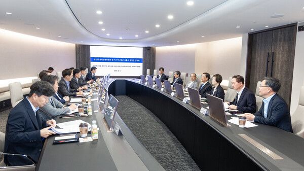 한진칼 윤리경영위원회 및 아시아나항공 주요계열사의 경영진이 간담회를 진행하는 모습. 대한항공 제공 [뉴스락]