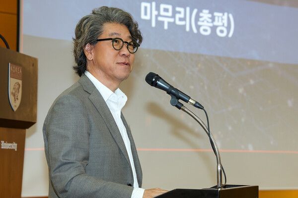 KT&nbsp;기술혁신부문 오승필 부사장이 고려대와의 공동 연구 성과에 대해 총평 하는 모습. KT 제공 [뉴스락]