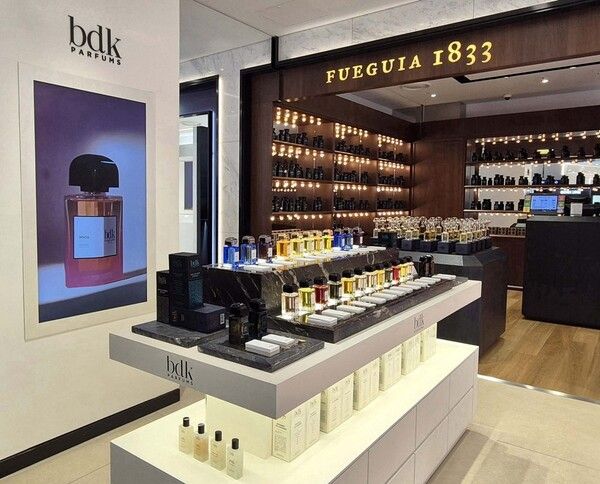 신세계면세점이 명동점에 세계적인 니치 퍼퓸 브랜드 푸에기아1833과&nbsp;BDK퍼퓸 매장을 시내면세점 최초 오픈했다. 신세계면세점 제공 [뉴스락]