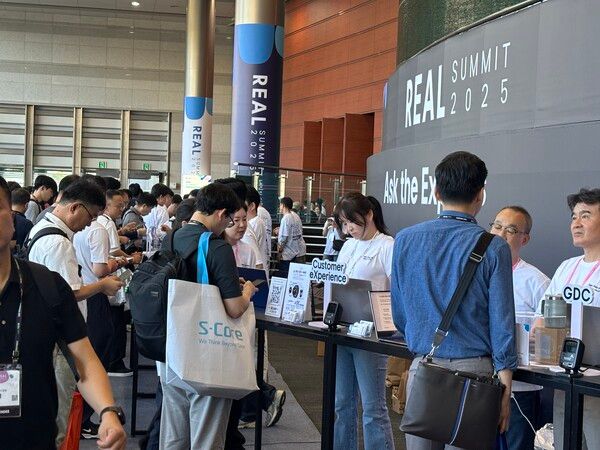 11일 열린 '리얼 써밋 2025'에는 8000명의 인파가 몰리며 성황리에 진행됐다. 사진=김도연 기자 [뉴스락]