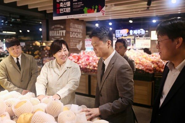 이랜드리테일의 마트 브랜드 킴스클럽이 추석 명절을 맞아 농림축산식품부(이하 농식품부)와 함께 국산 농축산물을 합리적인 가격에 공급한다. 이랜드 제공 [뉴스락]