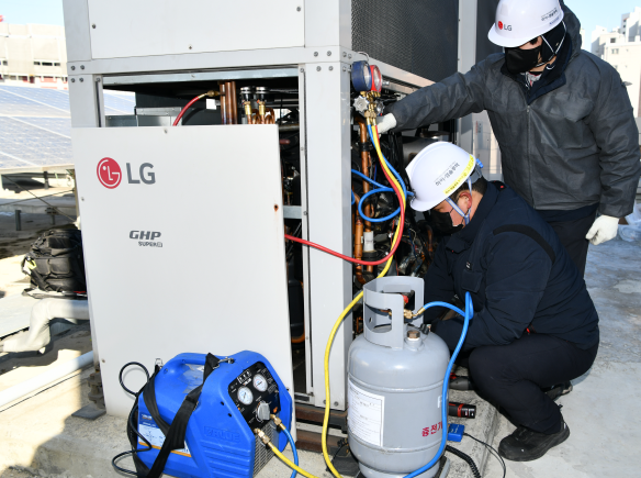 하이엠솔루텍은 지난해 전국 LG시스템에어컨 서비스 현장에서 총 17톤의 폐냉매를 회수했다. 사진 하이엠솔루텍 [뉴스락]