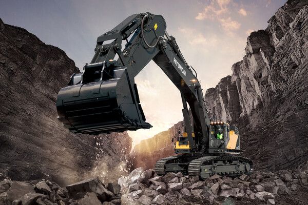 HD건설기계 100톤급 초대형 굴착기. 사진 HD건설기계 [뉴스락]