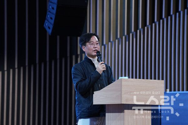 오일근 롯데건설 대표가 27일 오산 롯데인재개발원에서 진행된 전국 현장소장 안전보건교육에 참여해 안전의식 관련 당부의 말을 전하고 있다. 사진=롯데건설 [뉴스락]