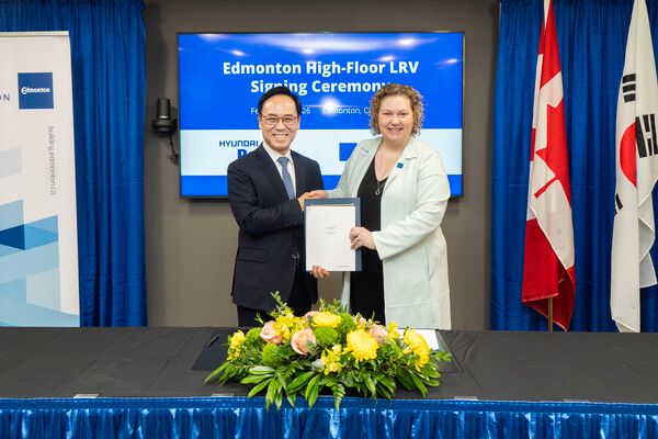 현대로템 캐나다 에드먼턴 경전철 계약식. 사진 현대로템 [뉴스락]