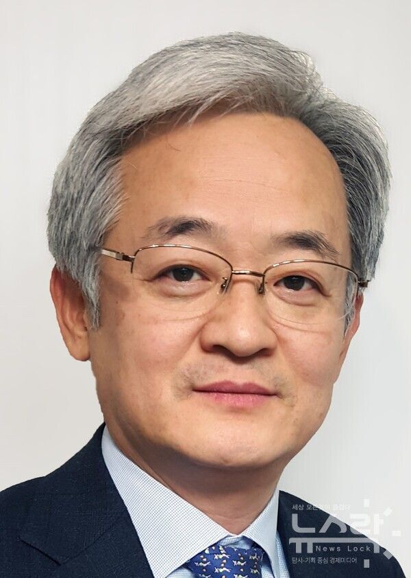 LG유플러스는 24일 이사회를 열고 남형두 사외이사를 차기 이사회 의장으로 선임했다고 밝혔다. 사진은 남형두 이사 프로필 사진. 사진=LG유플러스 [뉴스락]