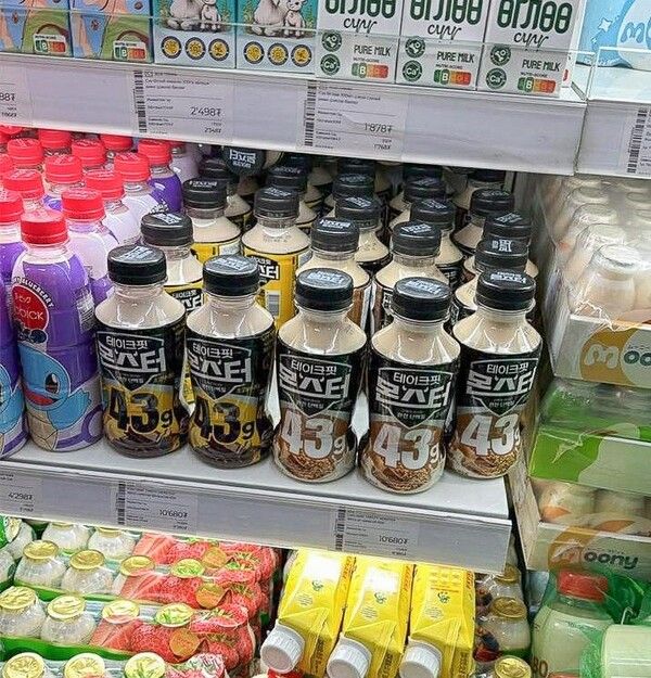 몽골 대형마트 NOMIN에 입점된 단백질 음료 ‘테이크핏'.j