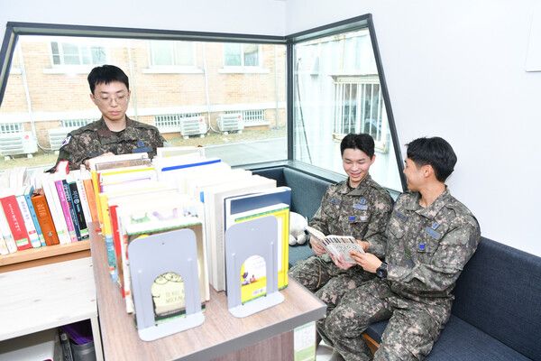 5. 공군 8930부대에 개관한 청춘책방 전경