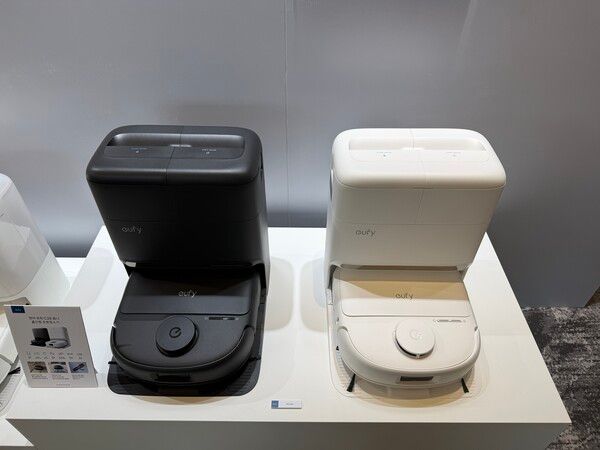 앤커 유피 C28 옴니 올인원 로봇청소기 제품 사진. 사진=김상우 기자 [뉴스락]