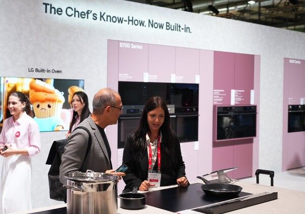 LG전자는 이탈리아 밀라노에서 열린 '밀라노 디자인 위크 2026'에서 신규 빌트인 가전 패키지를 발표했다. 사진 LG전자 [뉴스락]