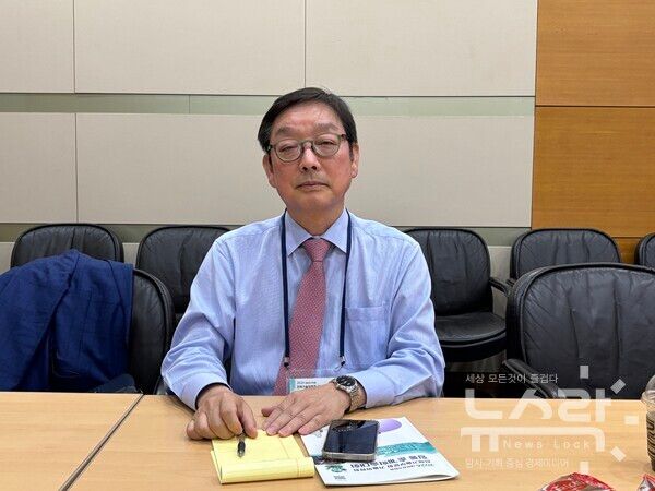 박종배 건국대 전기전자공학부 교수가 질문에 답하고 있다. 사진=김도연 기자 [뉴스락]